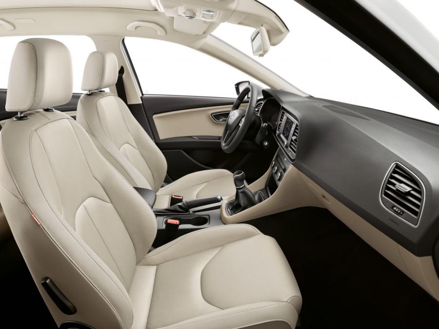  Seat Leon ST 2013 года  (фото 3 из 17)